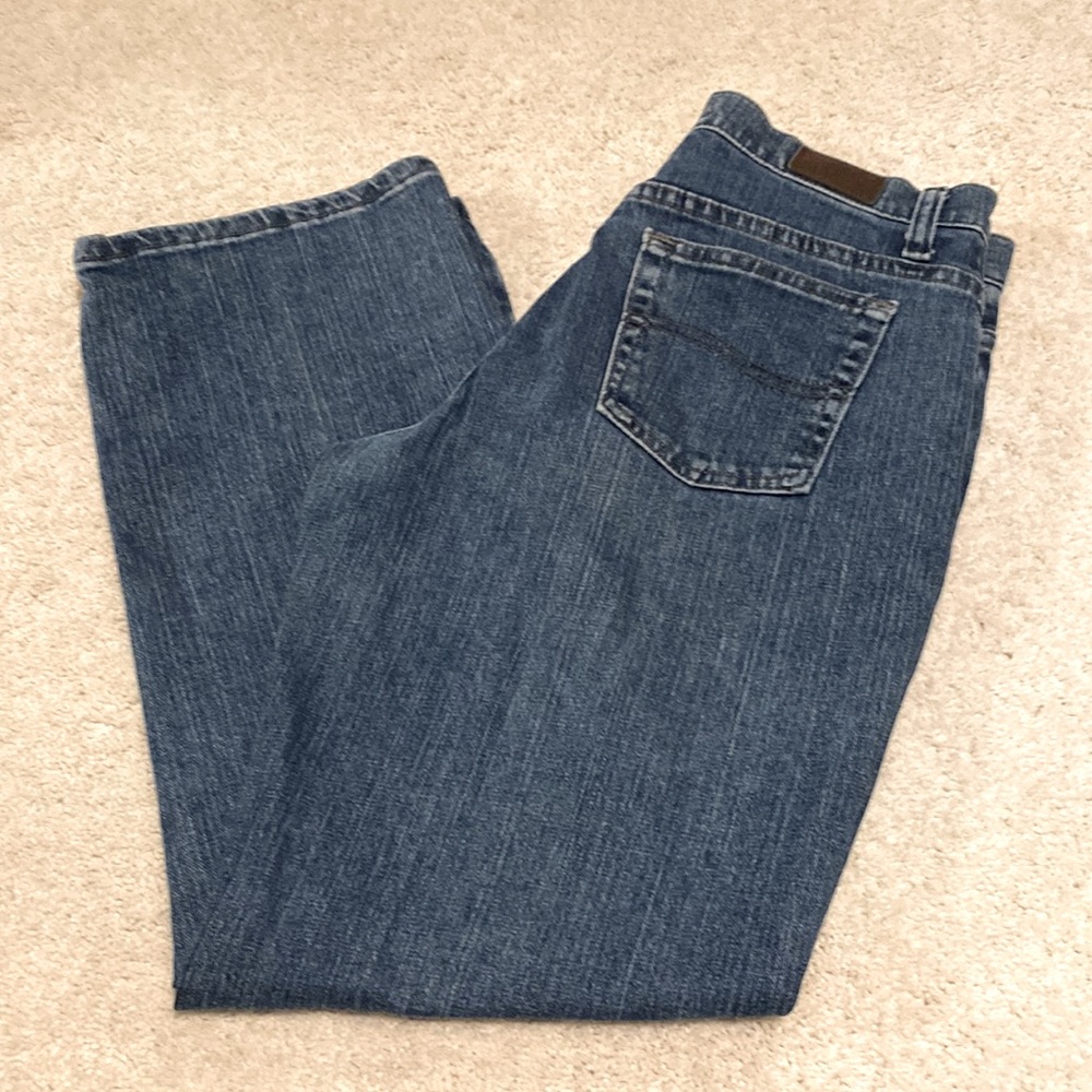 Lee women’s jeans relaxed straight leg at the waist*